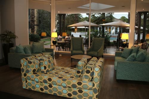 Holiday Inn Johannesburg Airport by IHG, Interior entrance