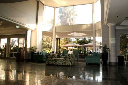 Holiday Inn Johannesburg Airport by IHG, Lobby sitting area