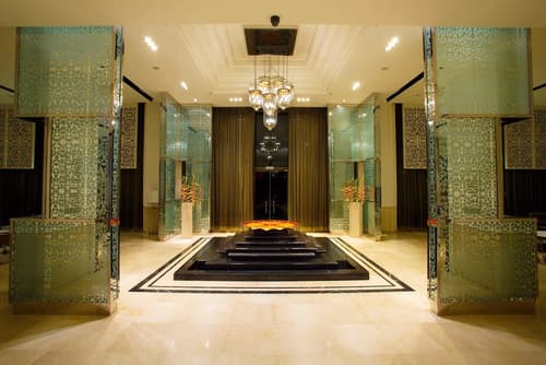 Courtyard by Marriott Agra, Interior entrance