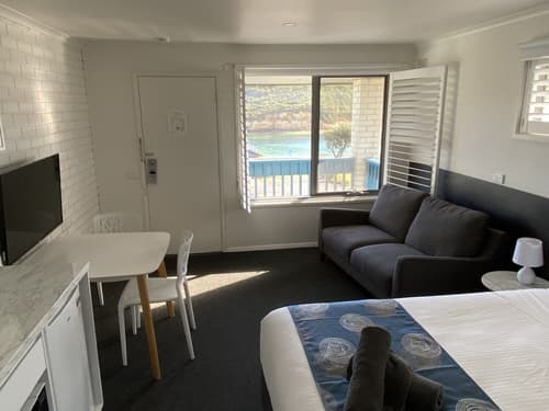 Southern Ocean Motor Inn, Room