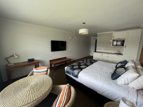 Southern Ocean Motor Inn, Room