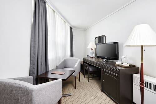 Hotel President, Room