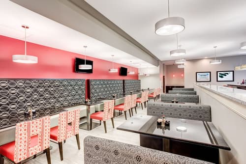 Holiday Inn Hotel & Suites Lafayette North by IHG, Dining