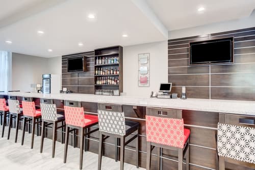 Holiday Inn Hotel & Suites Lafayette North by IHG, Bar (on property)