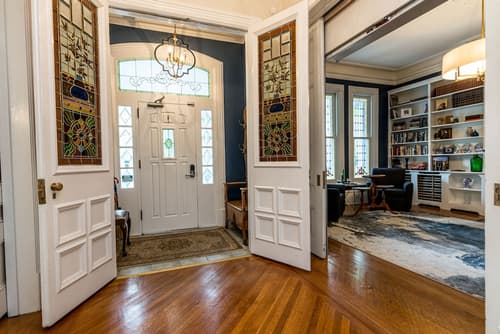 The Secret Garden B&B Inn, Interior entrance