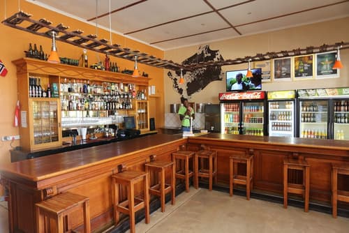 Bahnhof Hotel Aus, Bar (on property)