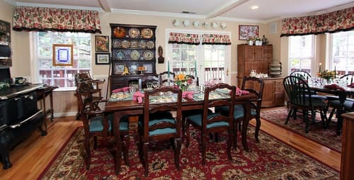 McCaffrey House B&B Inn, Dining
