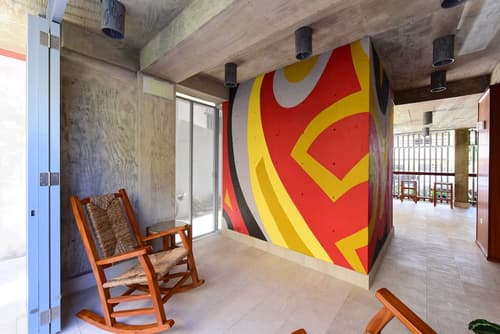 Dream Inn PR, Lobby sitting area