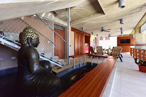 Dream Inn PR, Lobby sitting area