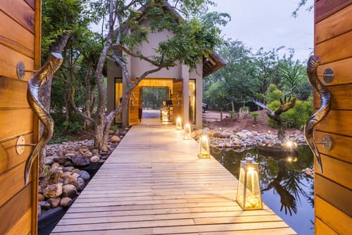 AM Lodge, Check-in/check-out kiosk