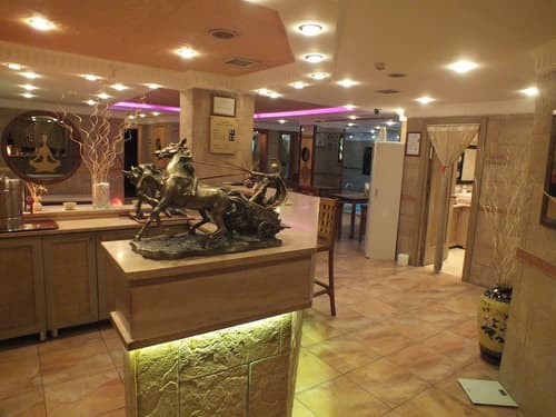 Grand Asiyan Hotel, Lobby