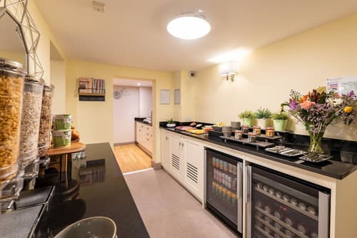 The Goodenough Hotel London, Breakfast meal