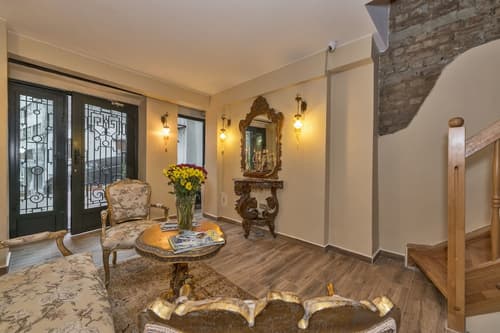 By Murat Royal Hotels, Lobby sitting area