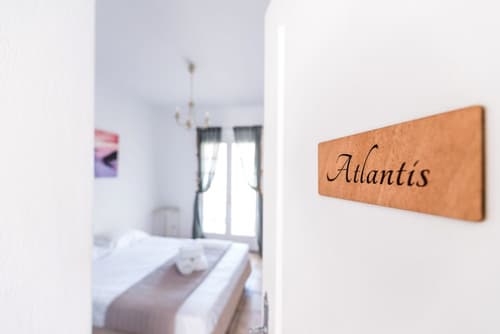 LavaRock Villa, Room