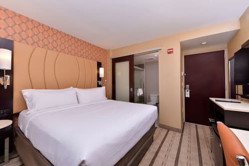 Holiday Inn New York City - Times Square by IHG, Room