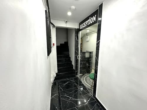 Menesa Hotel, Reception