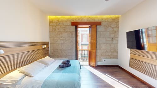 Triana Rooms EH, Room