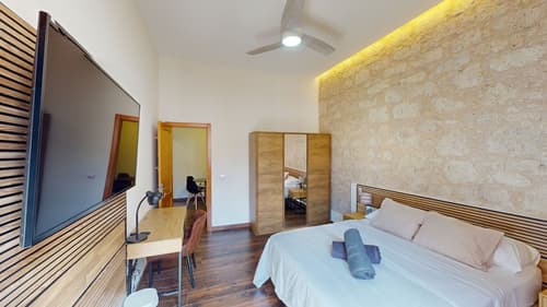 Triana Rooms EH, Room