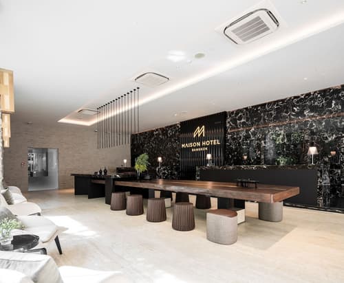 Maison Hotel Bangkok, Reception