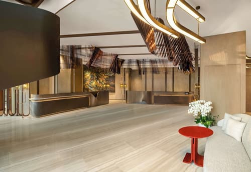 Hilton Saigon, Reception