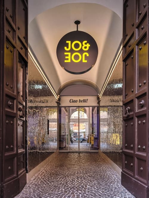 Jo&Joe Roma, Interior entrance