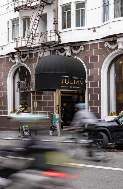 Hotel Julian, Exterior