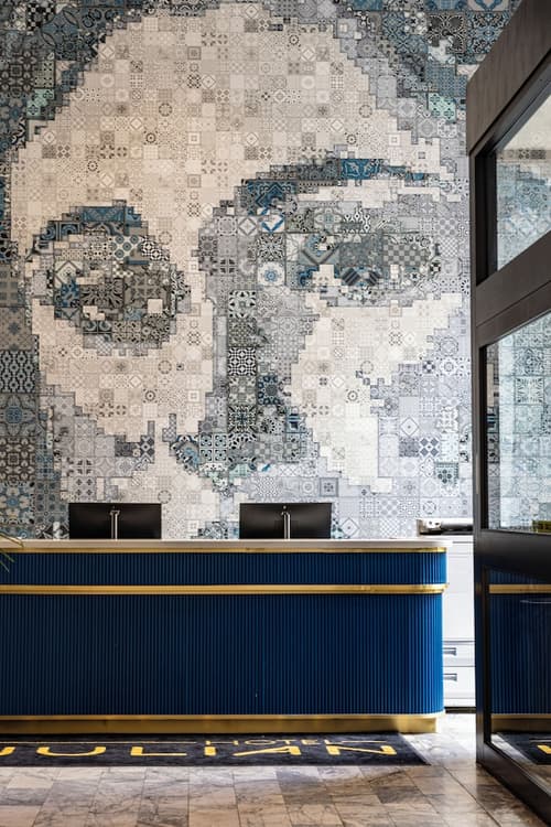 Hotel Julian, Reception