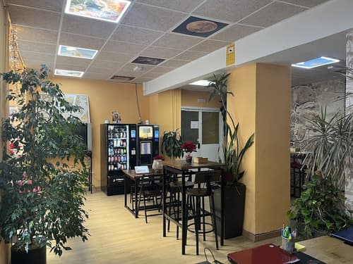 Debod Hostel, Reception