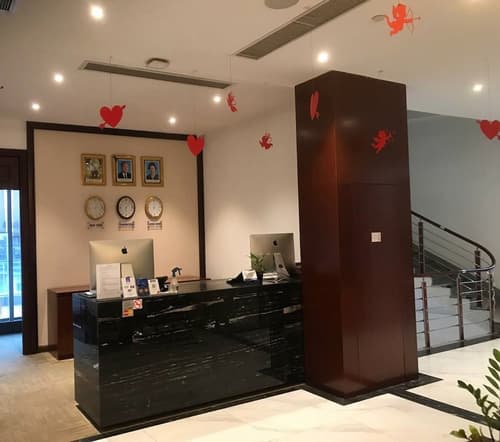 V V Hotel Battambang, Reception