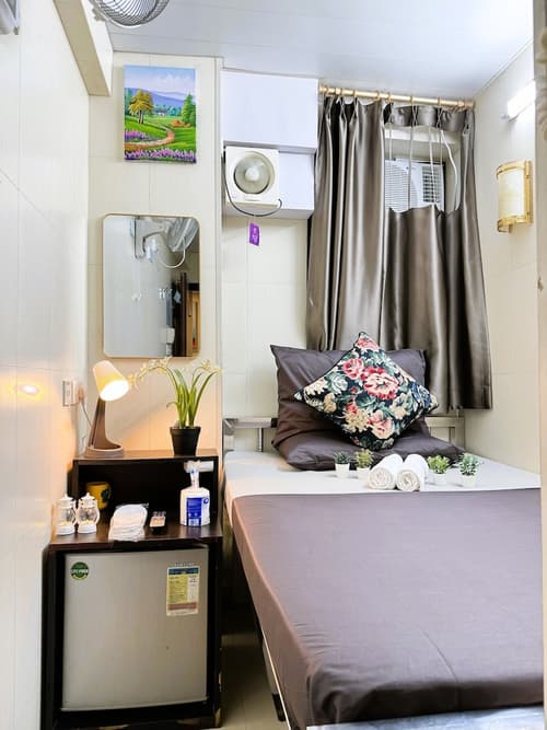 International Inn, Room