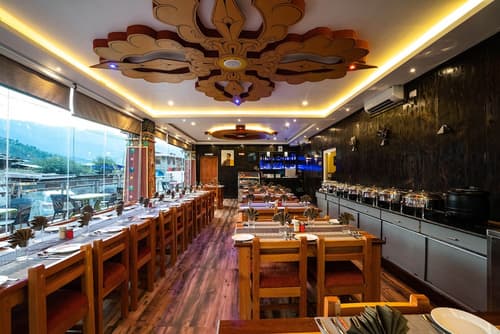 Hotel Gakyidiana, Restaurant