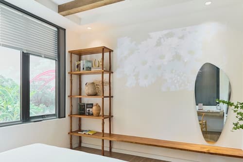 Kin Wander Trung Son, Room