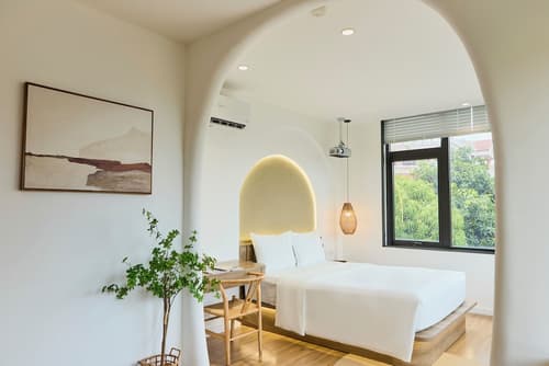 Kin Wander Trung Son, Room