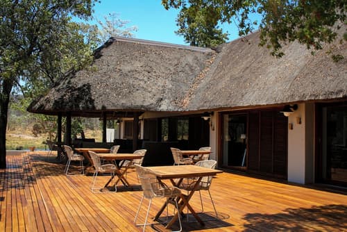 Ilanga Lodge, Outdoor dining
