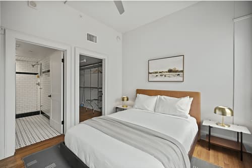 The Maverick, powered by Placemakr - River Walk, Room