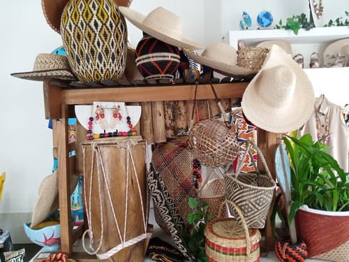 Edificio Regata Inn, Designer store