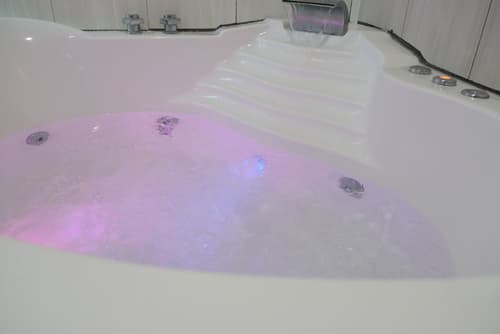 Golden Tree Hotel, Room