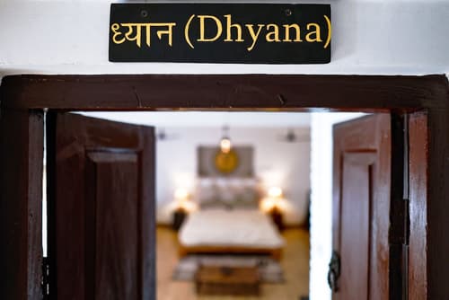 Samsara Apartments by Babermahal Revisited, Interior entrance