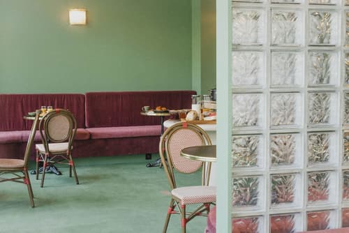 Hôtel Mila, Reception