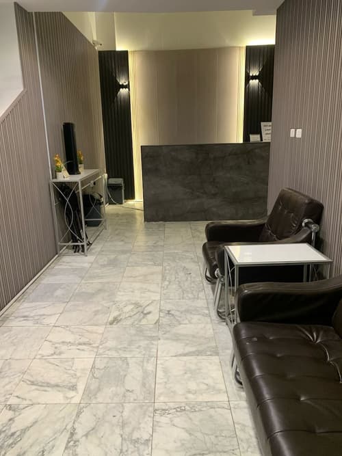 Lina hotel, Reception