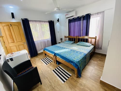 Oceanic View Apartments, Room