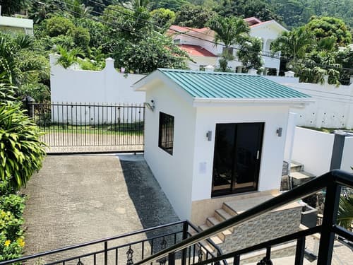 Oceanic View Apartments, Reception