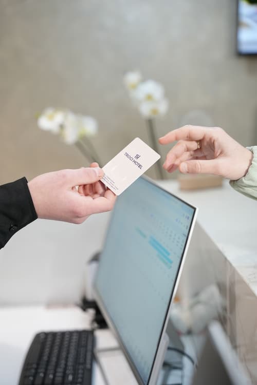 Troci Hotel, Reception