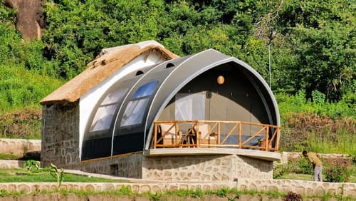 Africa Safari Rift Valley, Exterior