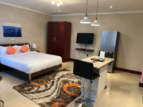 Cromer Serviced Apartments, Room