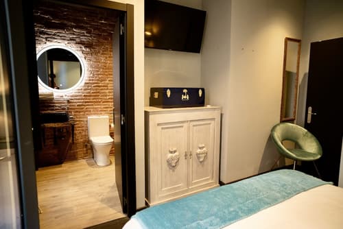 Hotel Lincoln Lounge, Room