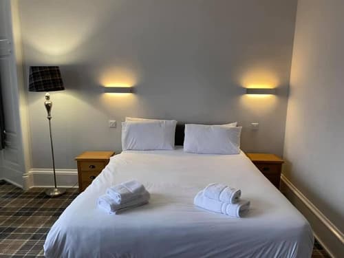 Crown Court Hotel & Bar., Room