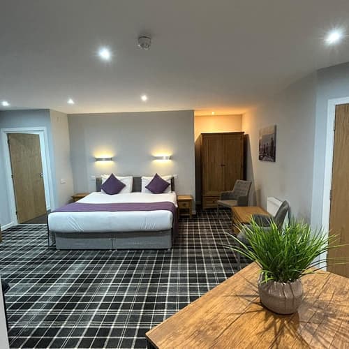 Crown Court Hotel & Bar., Room