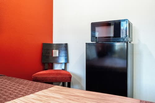 Bell Manor Motel, Room