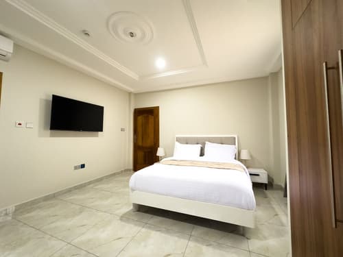 The AUD Luxury Apartments, Room